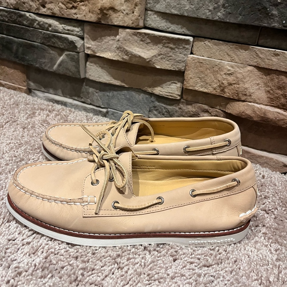 Sperry Gold Cup boat shoes size 9.5